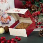 Caixa para 4 Doces, Com visor e berço, Vila Noel - 10un - Imagem 3