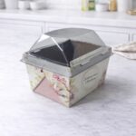 Forma Forneável para bolo com tampa PLOC, Floral - 25un - Imagem 3