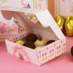 Caixa Para 6 Doces ou 2 Brownies, Com Visor e berço, BELA - 10un - Imagem 2